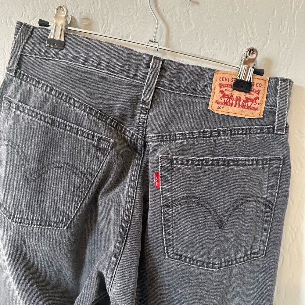 Levi's 501 Straight Leg Jeans - Picture 3 of 8